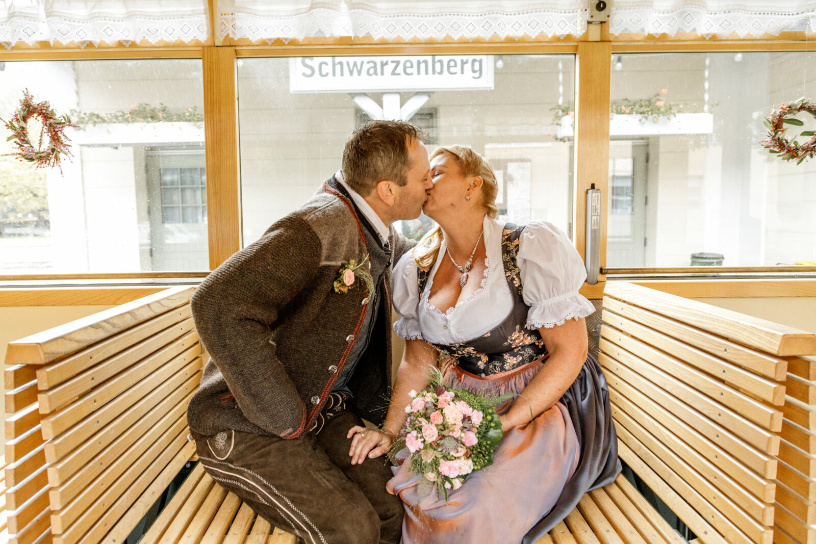 get married with wälderbähnle