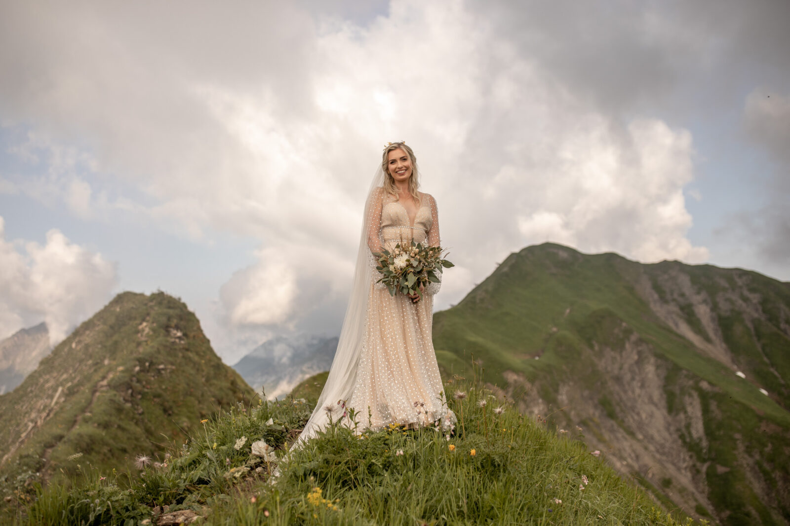 elopement in den bergen in europa