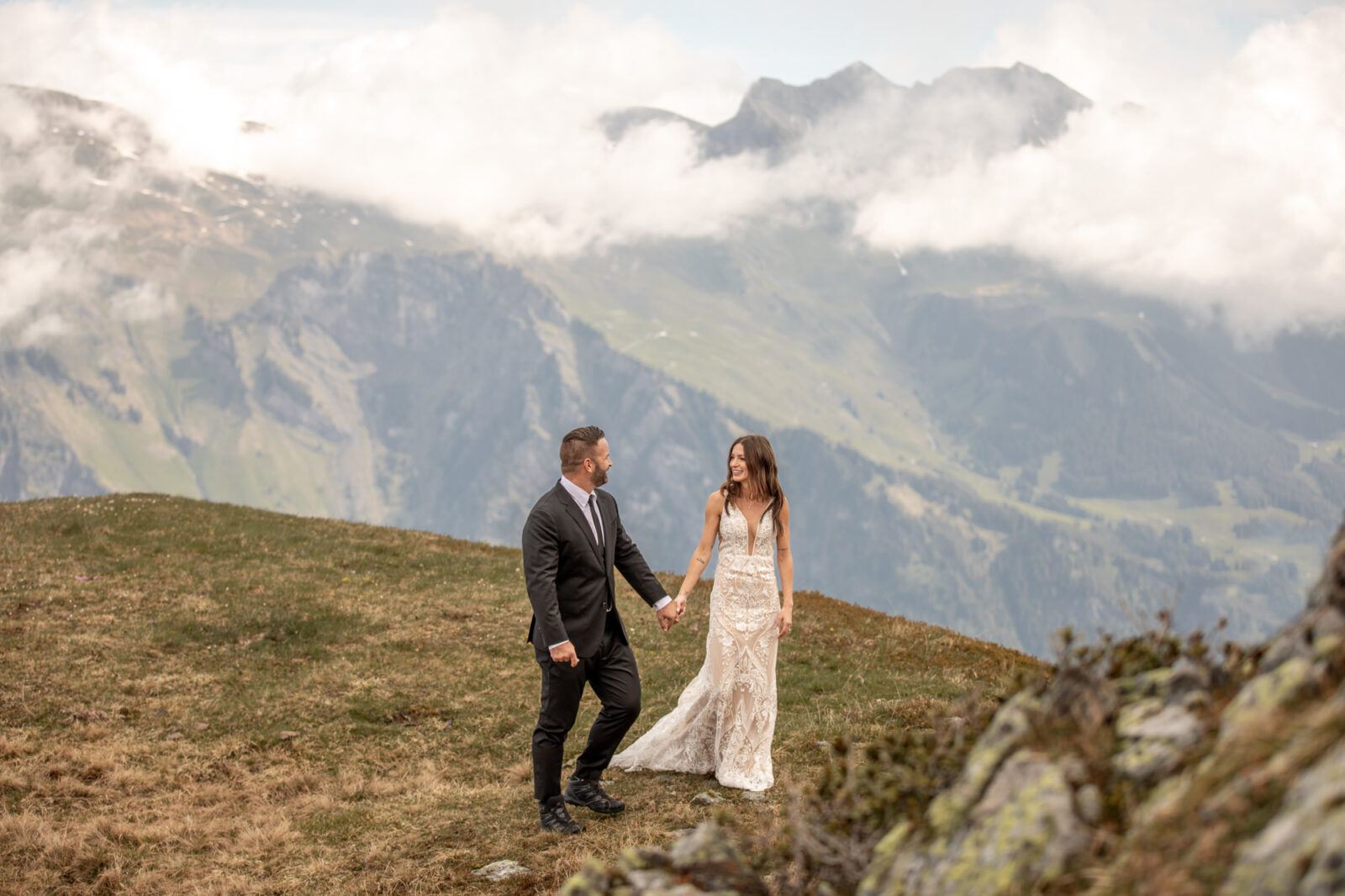 Heiraten zu zweit auf einem Berg