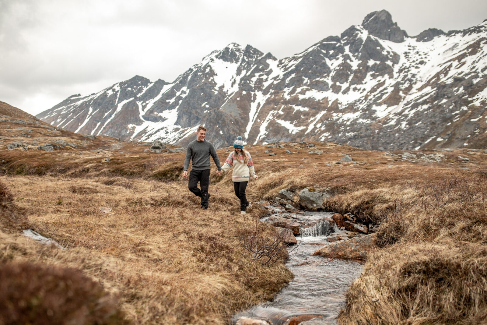 Abenteuerliche Paarfotos Norwegen