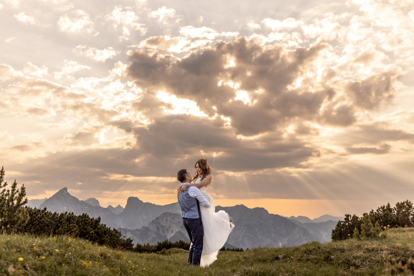 Elopement Hochzeit auf einem Berg in Österreich