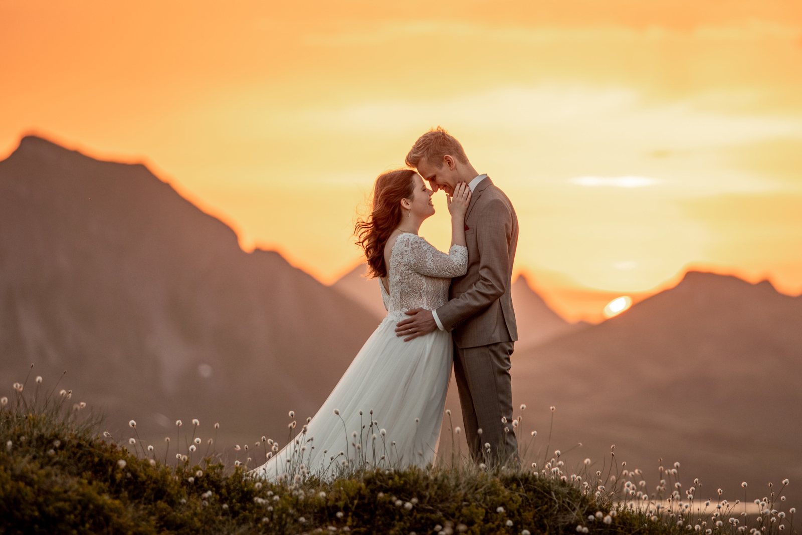 Sonnenaufgangs elopement Hochzeit in den Bergen Österreichs