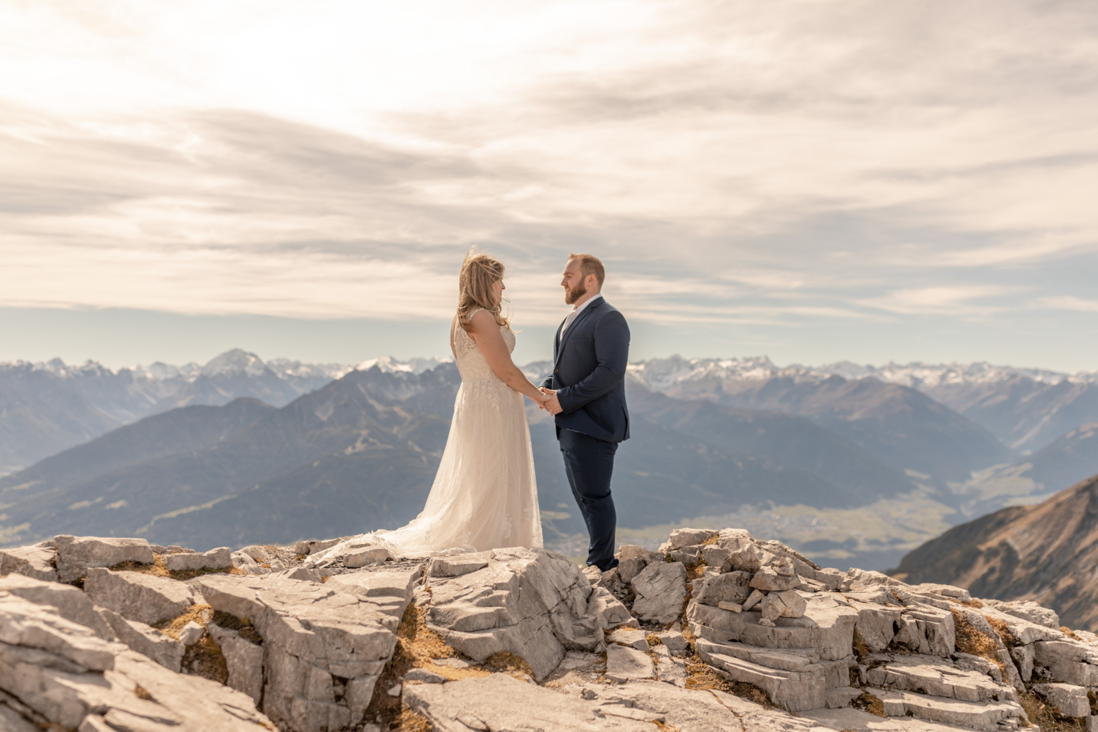 Chelsea & Daniel heiraten auf dem Berggipfel in Tirol
