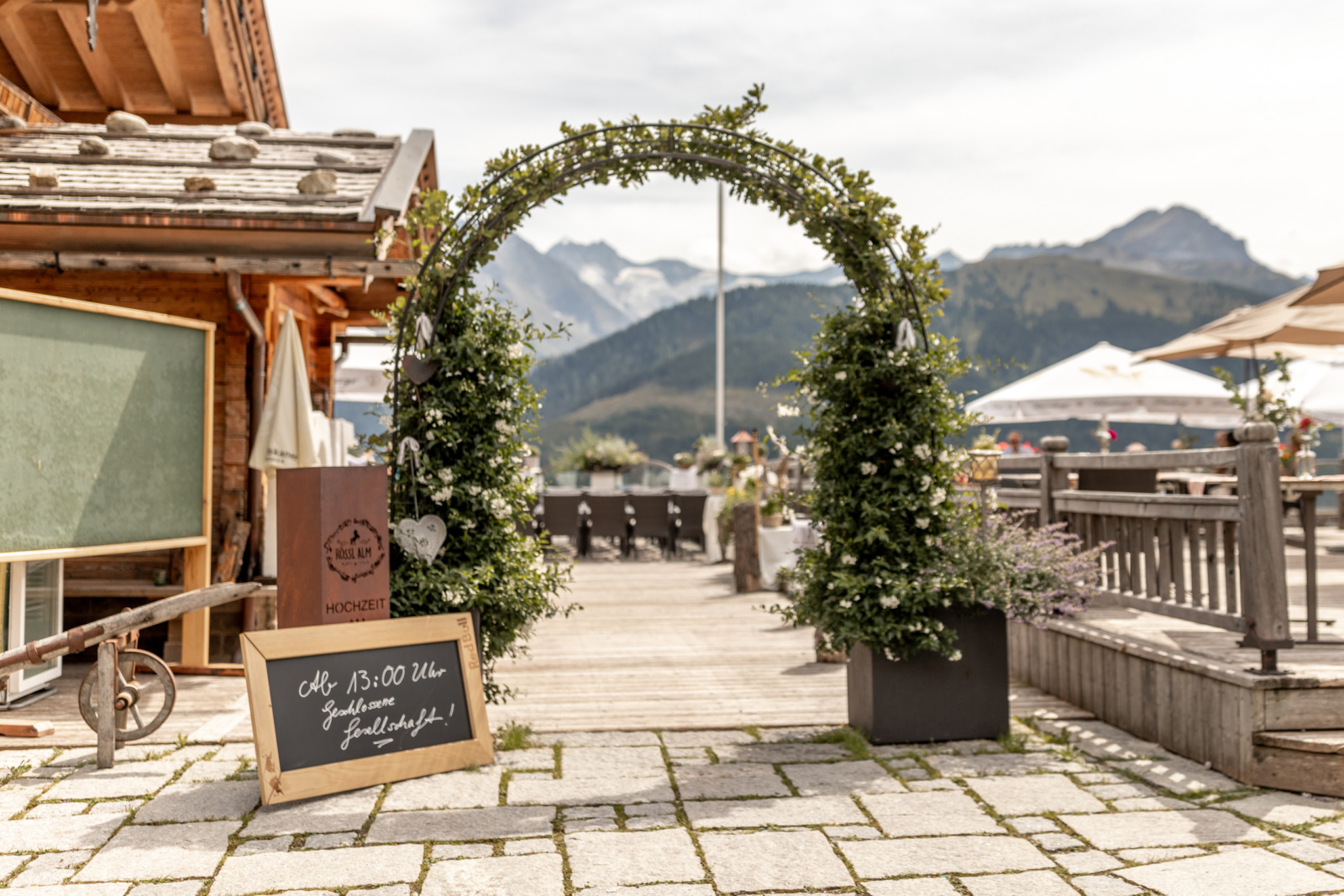 Hochzeits Dekoration auf der Rössl Alm in Tirol