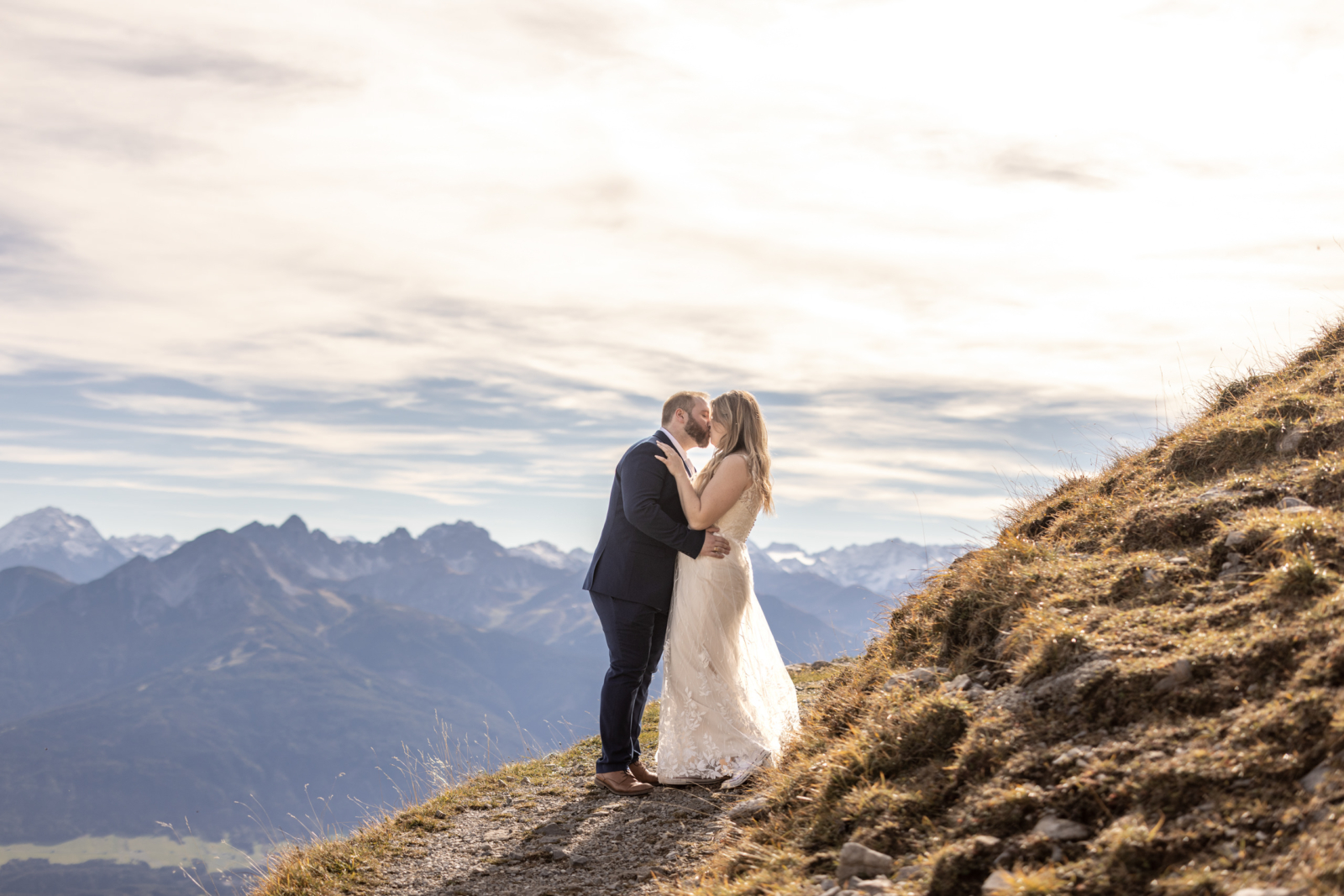 Brautpaar Fotos in den Bergen in Innsbruck