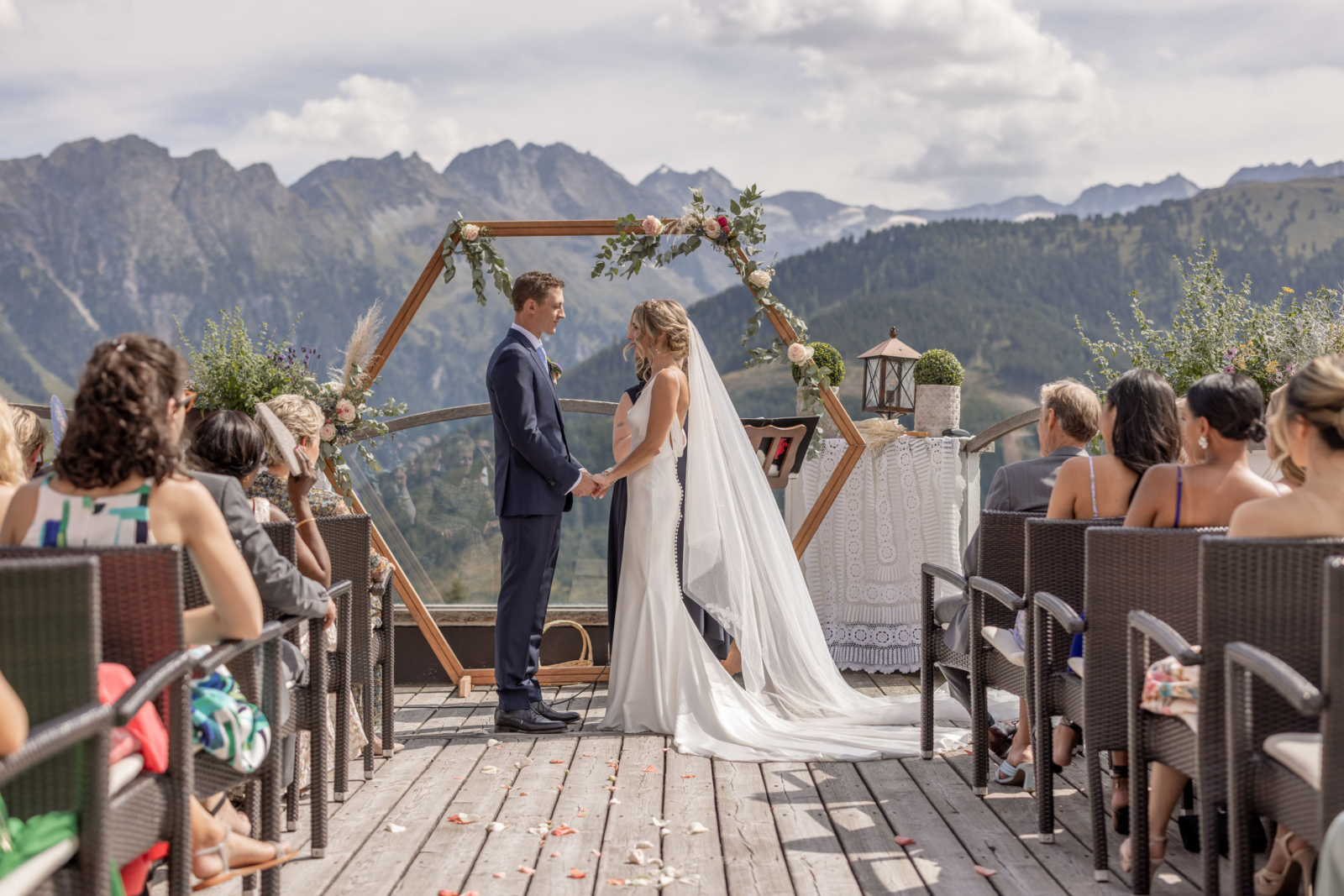 Auslands Hochzeit in den Österreichischen Bergen