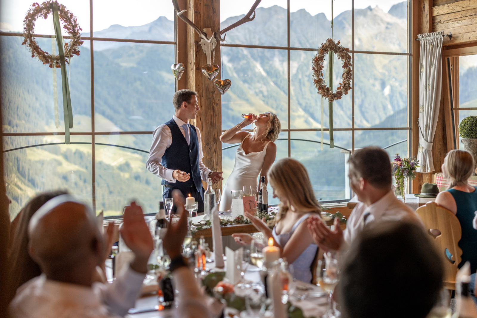 Brautpaar Rede für die Berghochzeit in der Rössl Alm in Tirol